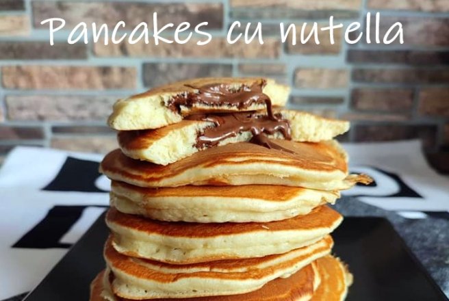 Desert pancakes umplute cu nutella