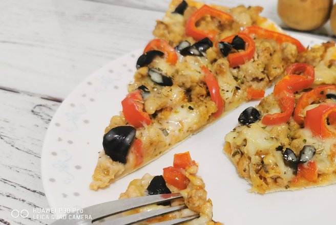 Pizza cu carne tocata