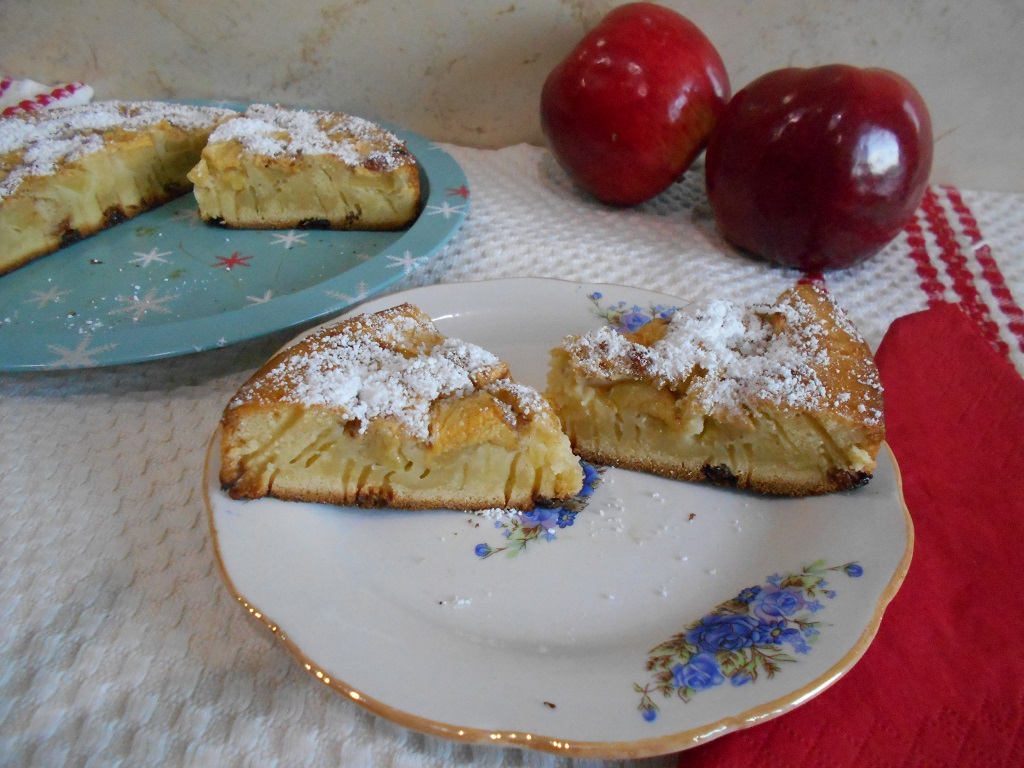 Desert clafoutis cu mere si stafide