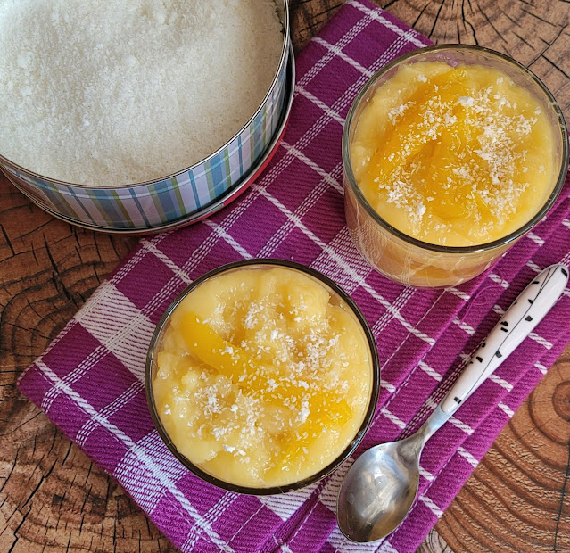 Desert la pahar cu cocos si mango