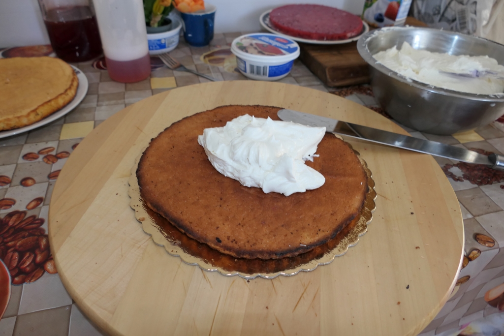 Tort cu jeleu de capsuni - Desertul racoritor si delicios