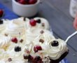 Tarta cu ciocolata, visine si cirese - Un desert delicios cu fructe-1