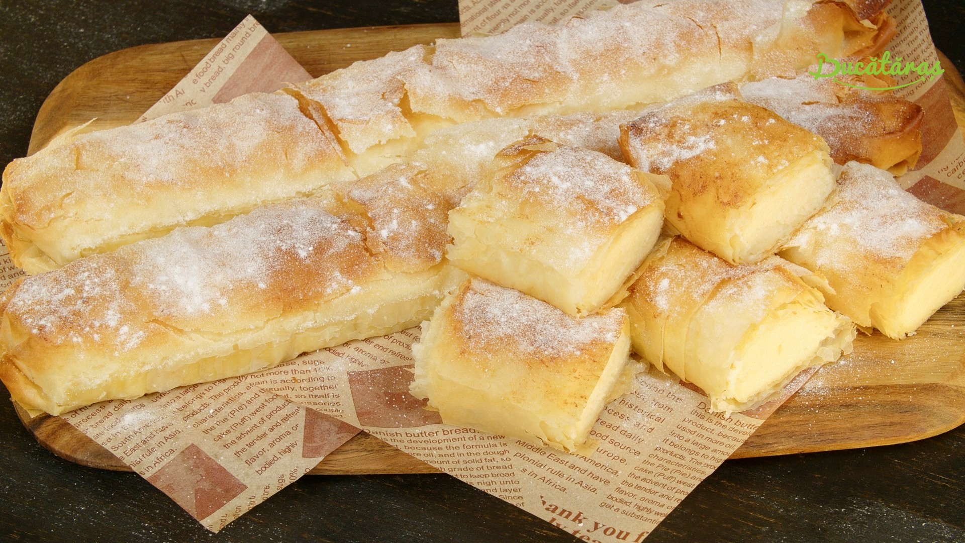 Bougatsa - Delicioasa plăcintă grecească cu cremă de griș