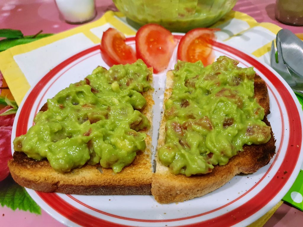 Guacamole - Pate de avocado, delicios si foarte racoritor