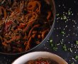 Noodles cu porc și legume – Rețeta savuroasă și rapidă-3