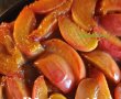 Prăjitură răsturnată cu piersici caramelizate - Rețeta delicioasă de vară-0