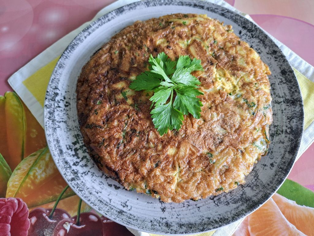 Tortilla cu cartofi si ceapa, la tigaie - Reteta gustoasa de omleta spaniola