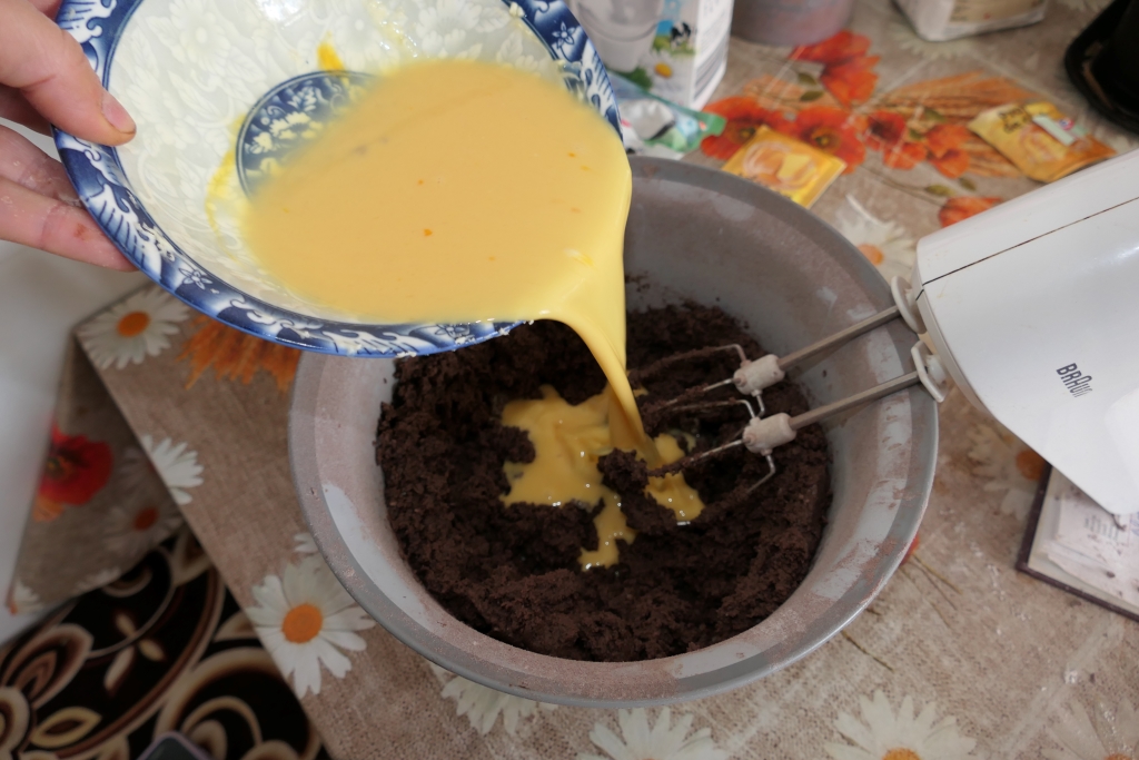 Prajitura cu mango si pralina cu alune de padure - Reteta delicioasa de casa