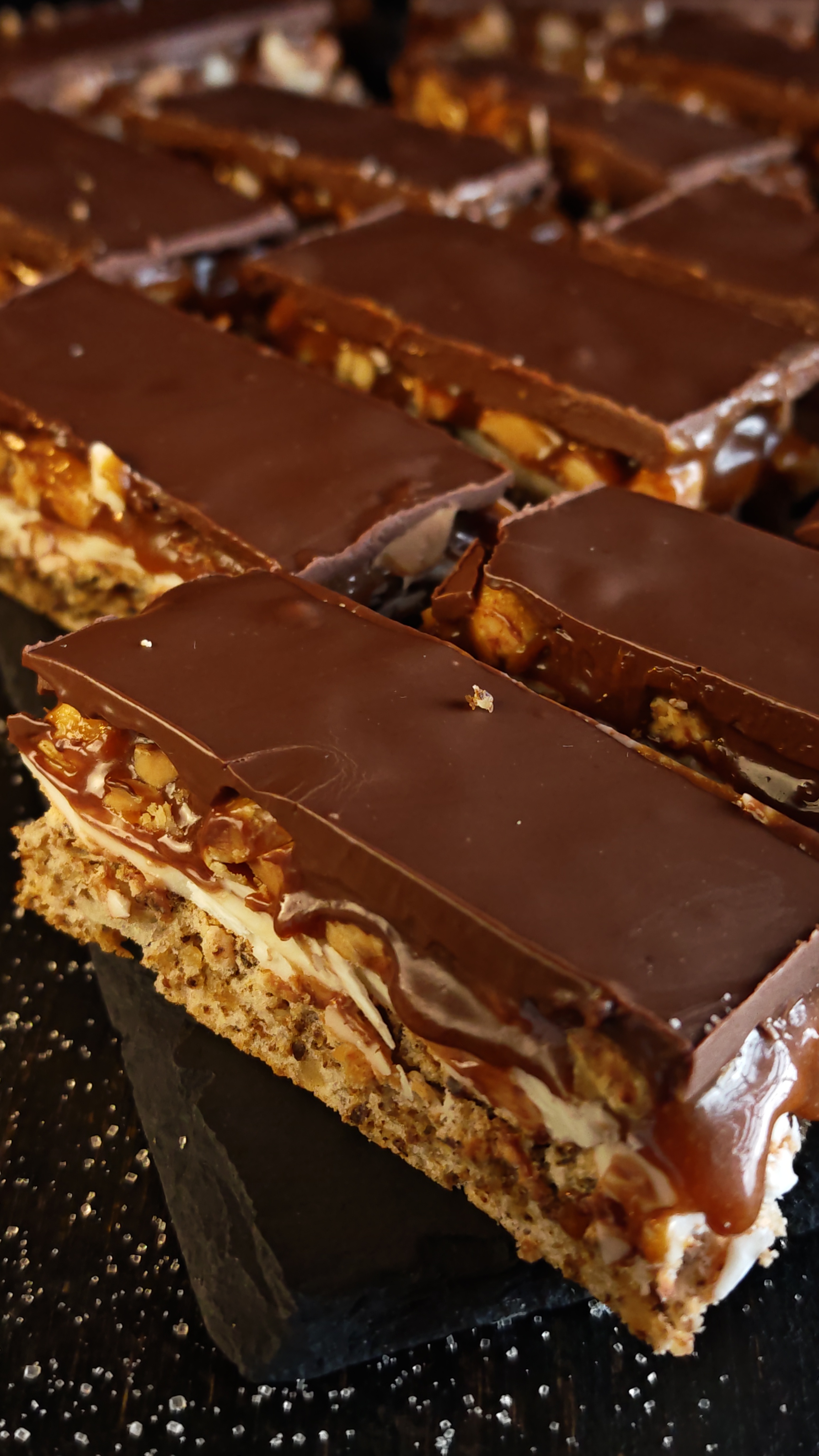 Prăjitura Snickers - Rețeta delicioasă de casă