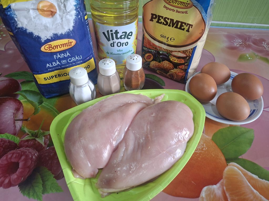 Snitel pane din piept de pui, in pesmet – crocant, gustos si satios