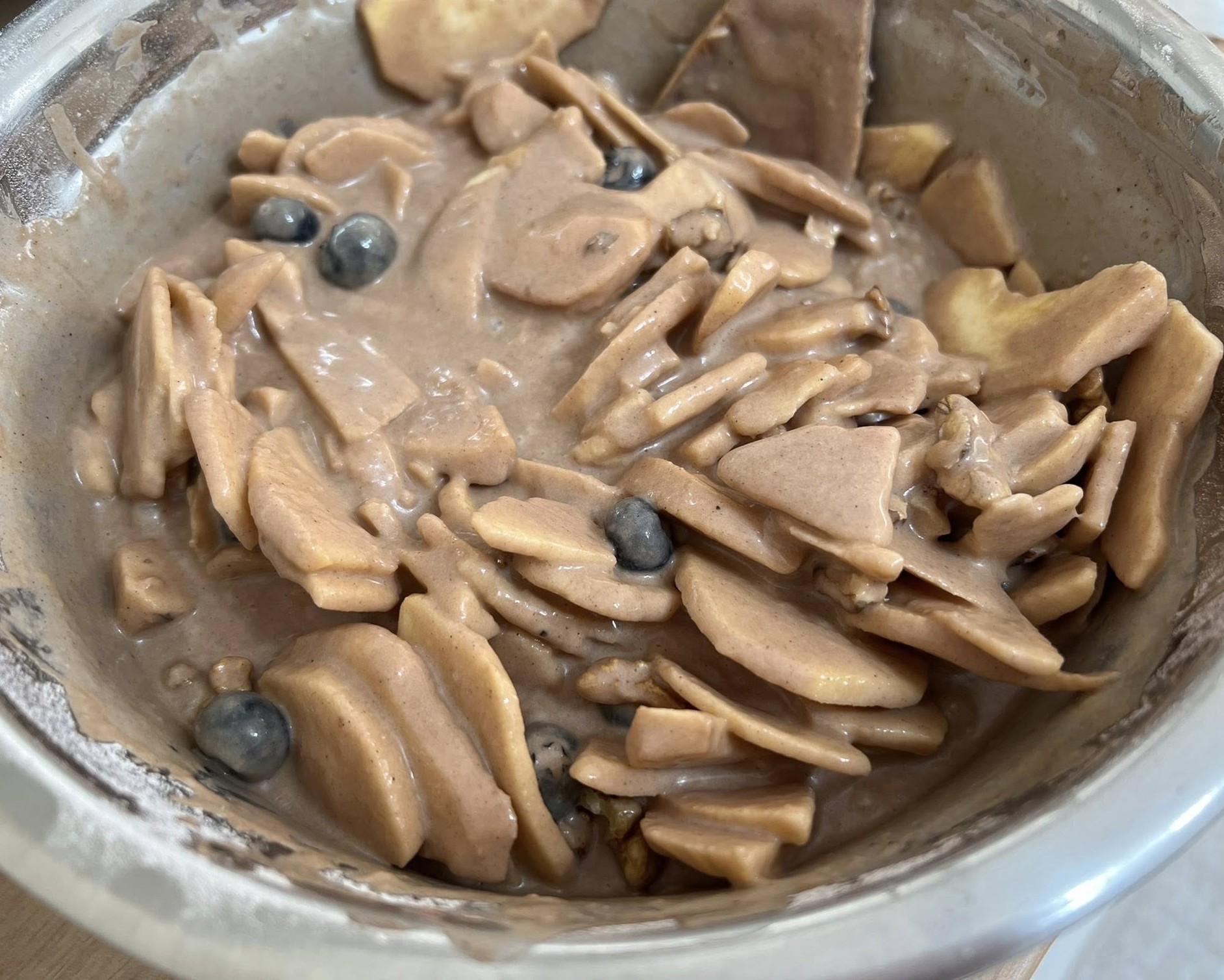 Prajitura cu mere, afine si nuci - Reteta gustoasa