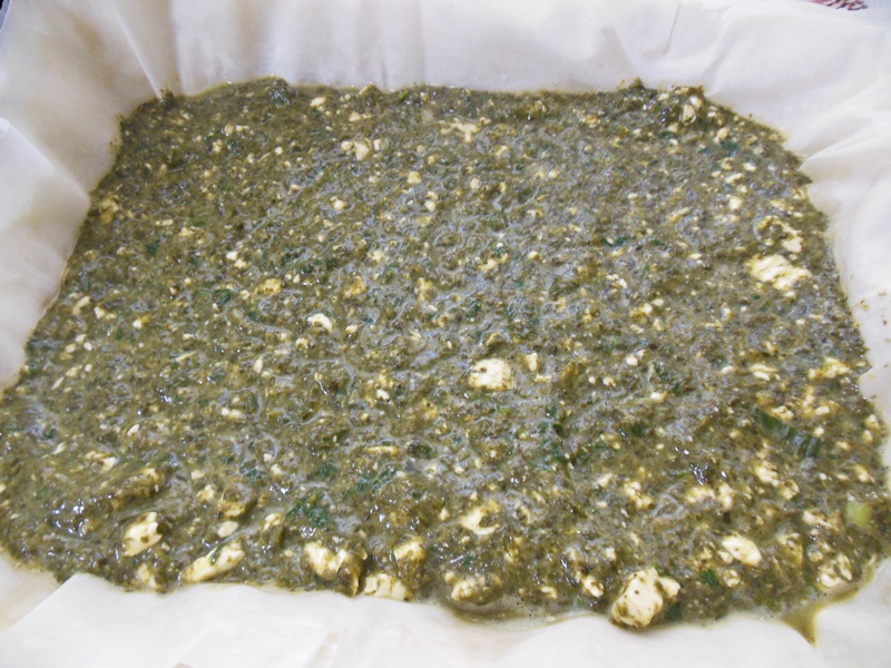 Spanakopita, placinta sarata cu spanac si branza