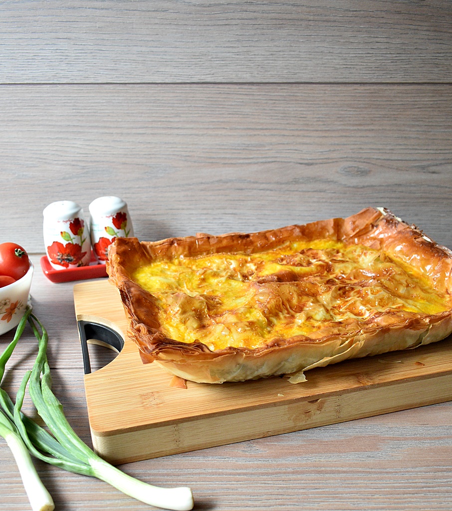 Spanakopita, placinta sarata cu spanac si branza