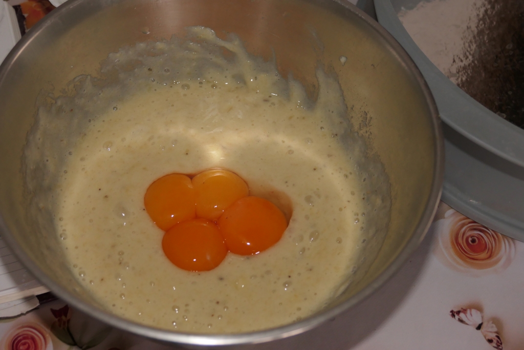 Tort Sa vina Primavara -  Reteta cu mango, fructul pasiuni si banane