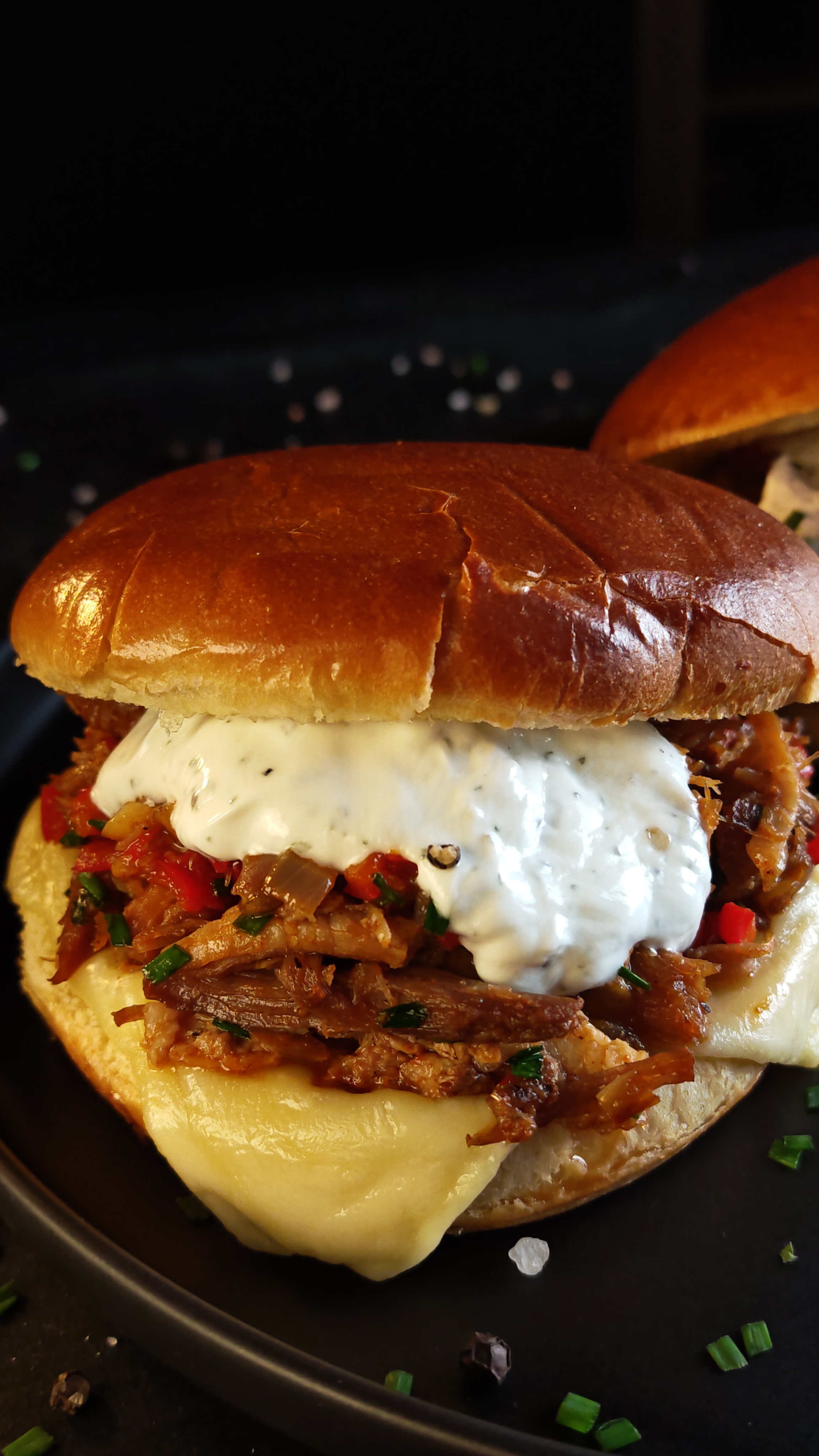 Burger cu carne rămasă - Simplu, rapid și gustos