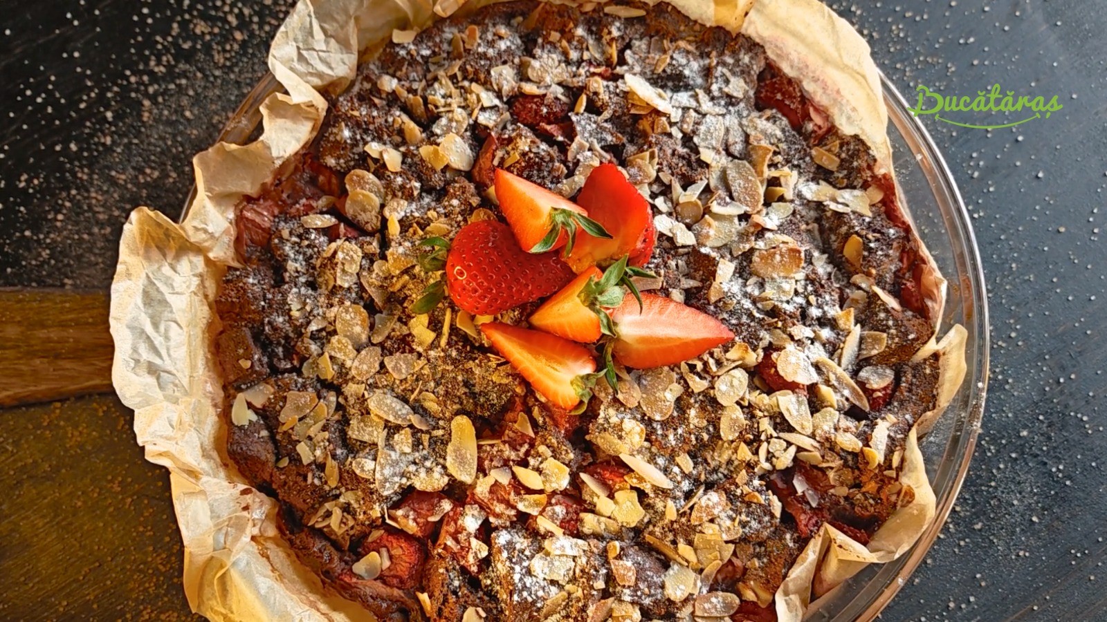 Budincă de cozonac cu căpșuni - Desert rapid și delicios