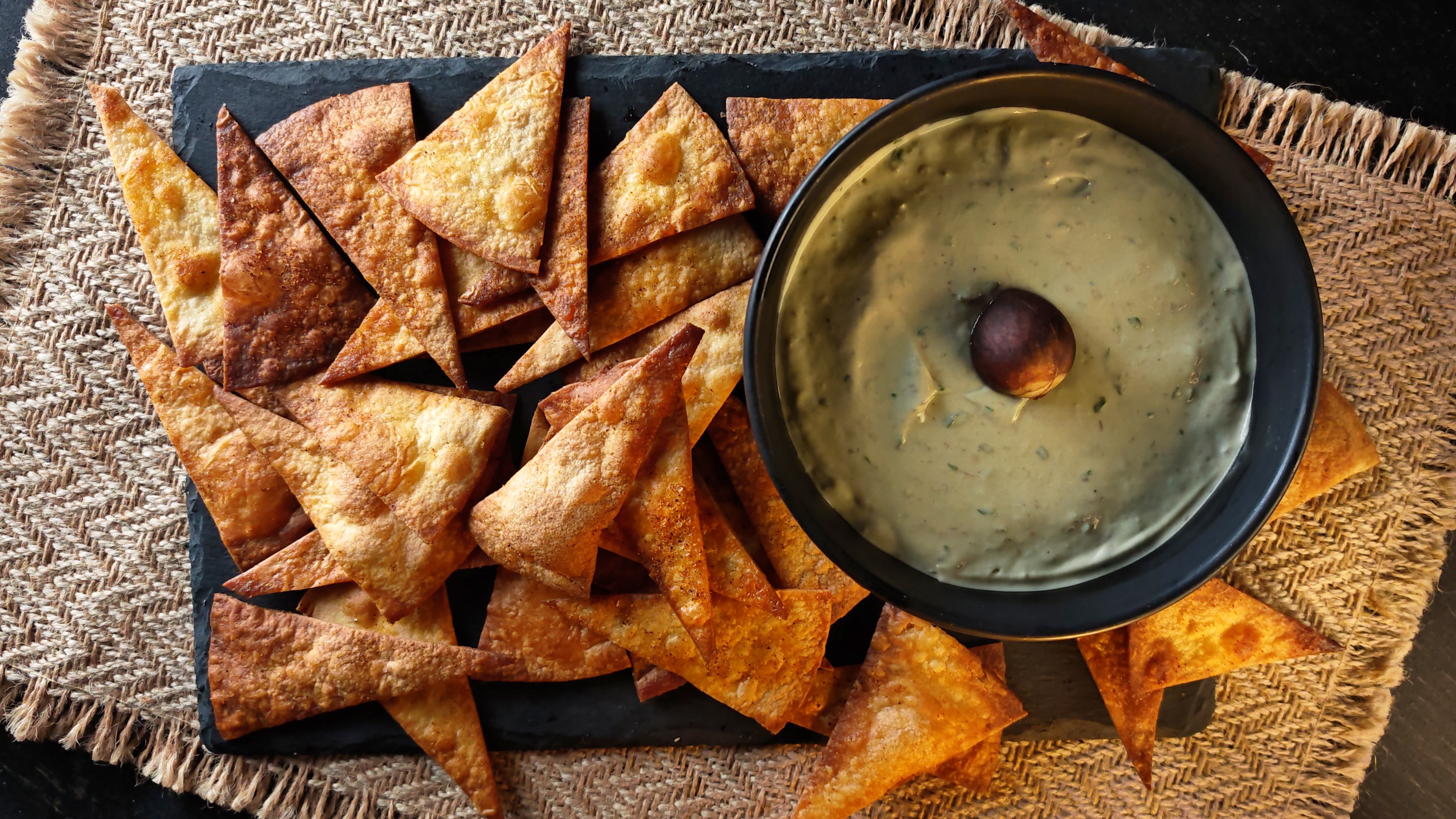 Pastă de avocado - Sosul perfect pentru gustările preferate